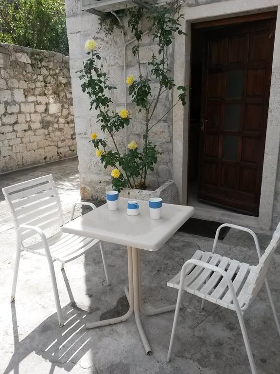 Kairos Apartment *