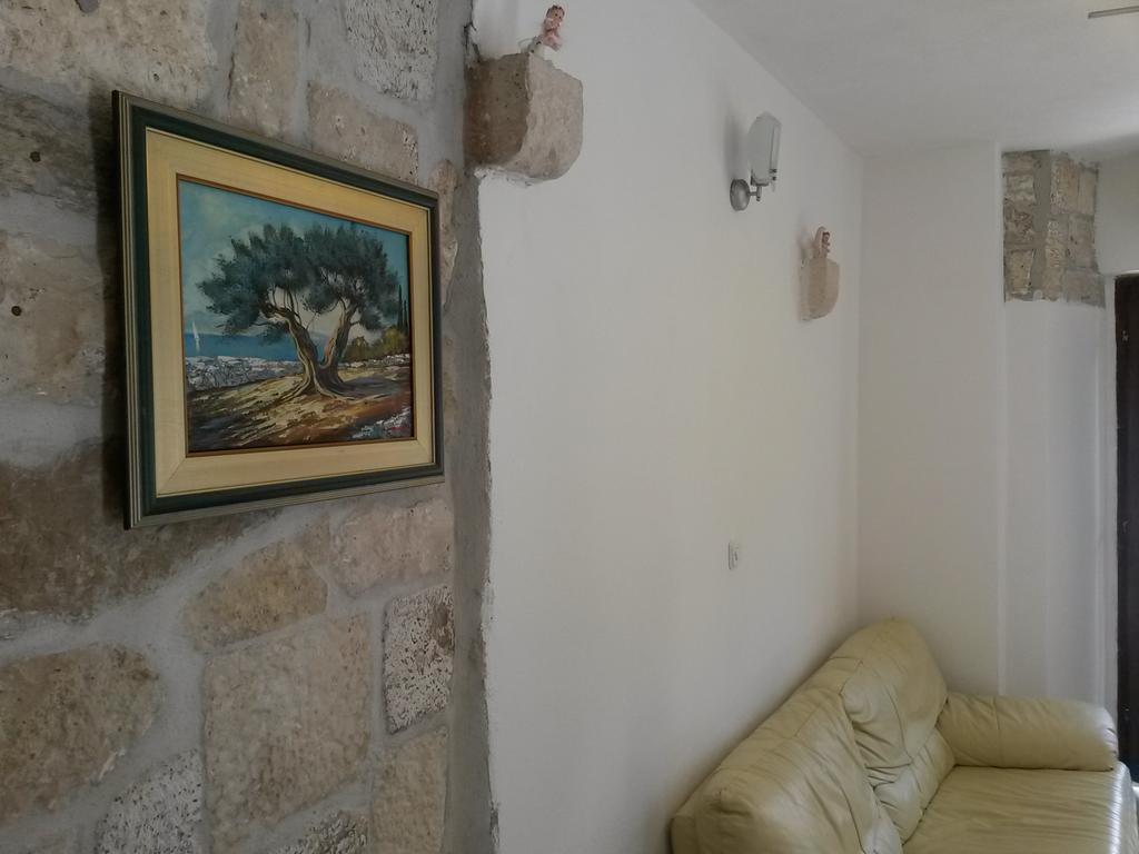 Kairos Apartment *
