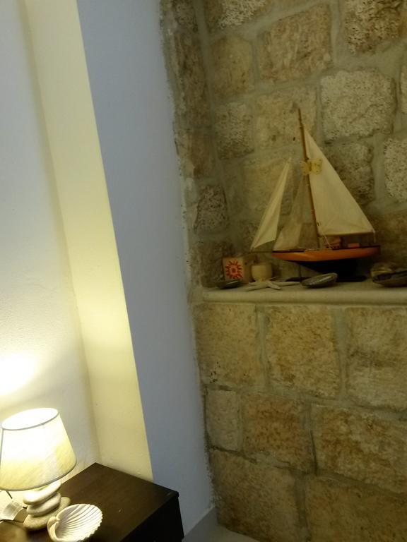 Kairos Apartment